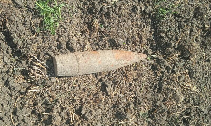 Артиллерийский снаряд времен войны нашли возле кладбища в Анапе