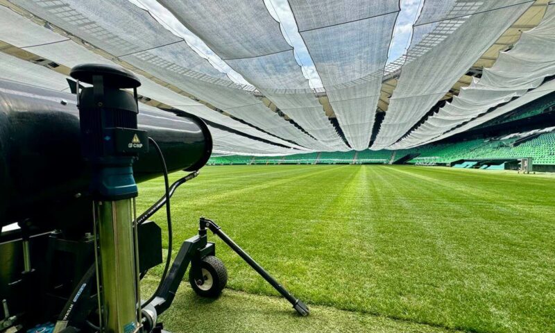 Для травы на поле стадиона ФК «Краснодар» приготовили «кислородные коктейли»
