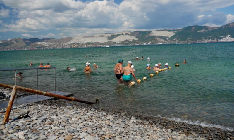 Люди с ОВЗ пожаловались на неисправный пандус на пляже в Новороссийске