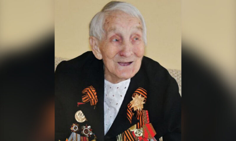 Кондратьев поздравил со 101-летием ветерана войны из Горячего Ключа