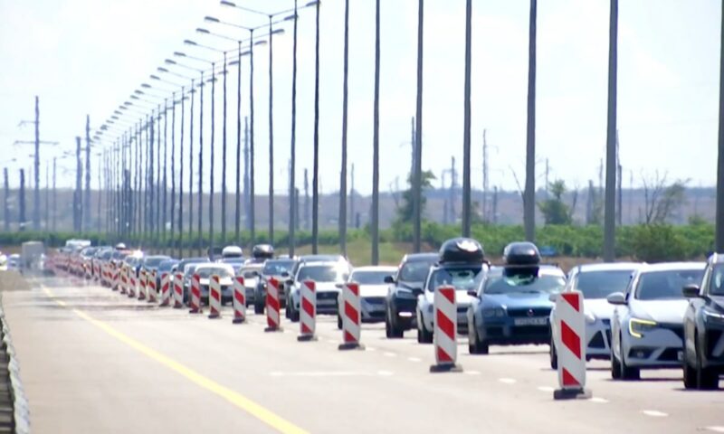 Пробки перед Крымским мостом: есть ли альтернативные маршруты?