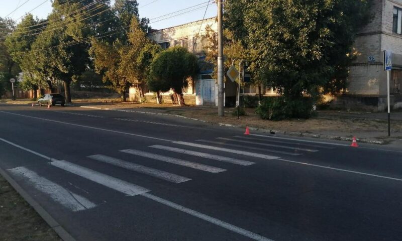 Женщина попала в больницу после наезда машины на пешеходном переходе в Адыгее