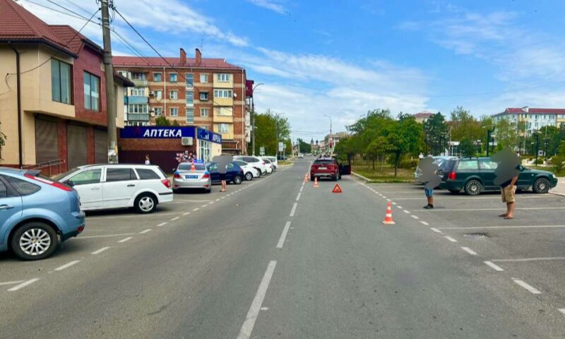 Женщина на иномарке сбила маленького ребенка, перебегавшего дорогу на Кубани