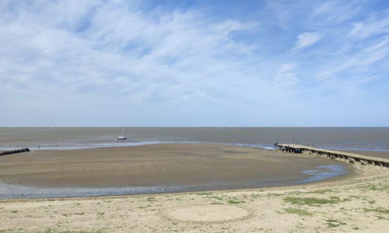 Азовское море «сдуло» ветром в Приморско-Ахтарске