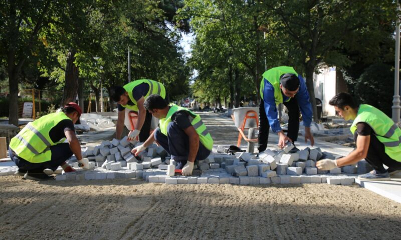 Сдача пешеходной зоны на Ленина в Геленджике задерживается до конца года