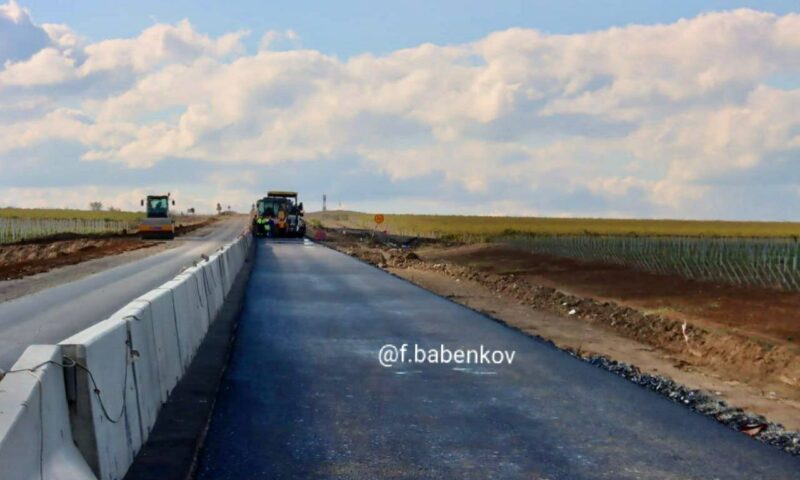 Капремонт дороги Таманский — Волна завершат в ноябре в Темрюкском районе