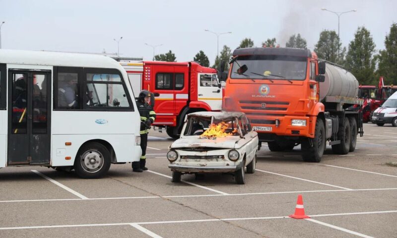 При проверке готовности спасателей Краснодара к зиме сожгли «Запорожец»