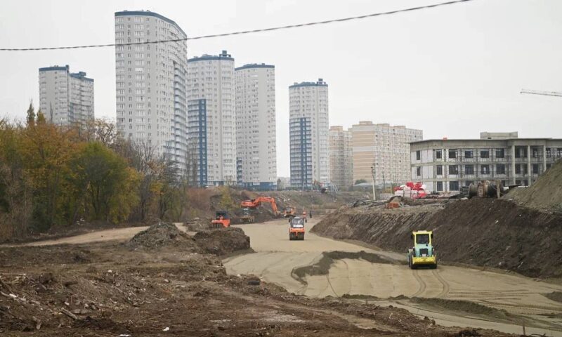 Дорогу к школе-интернату для одаренных детей «Наследие» строят в Краснодаре