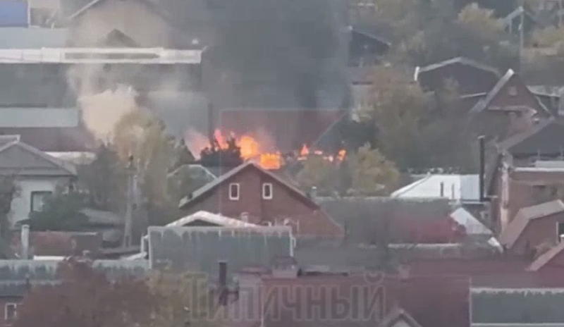 Частный дом вспыхнул на площади 60 кв. метров в центре Краснодара