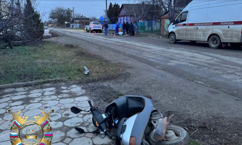 На Кубани иномарка насмерть переехала упавшего водителя скутера