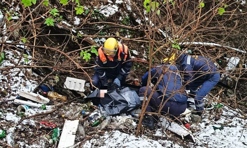 Тело 54-летнего мужчины нашли в овраге в Новокубанском районе