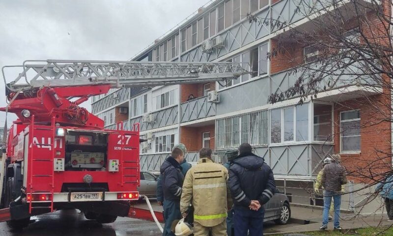 На Кубани мужчина зарезал полицейского с женой, устроил пожар и скрылся