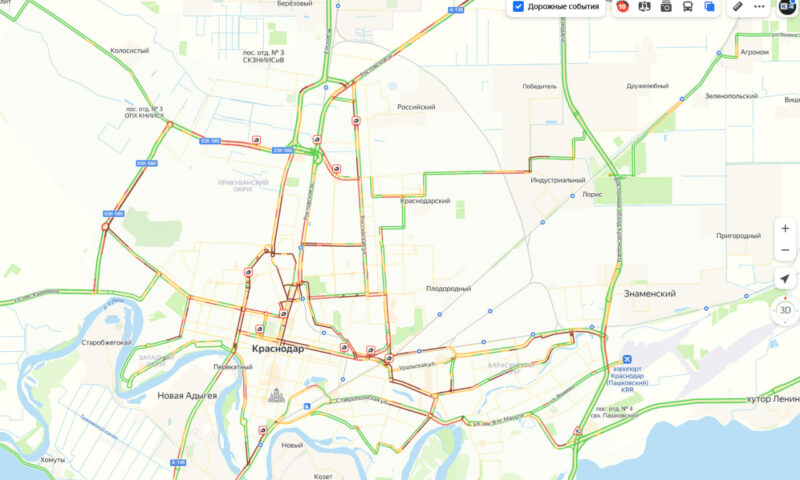 Пробки в дождливом Краснодаре вечером 17 декабря достигли 10 баллов