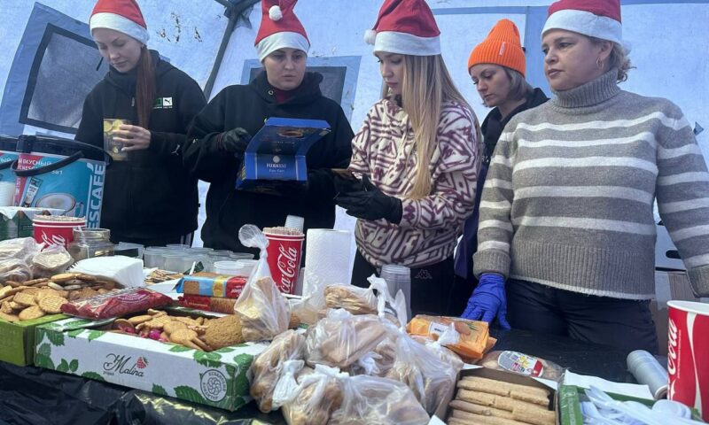 Более 100 тыс. порций горячего питания раздали волонтерам в Анапе