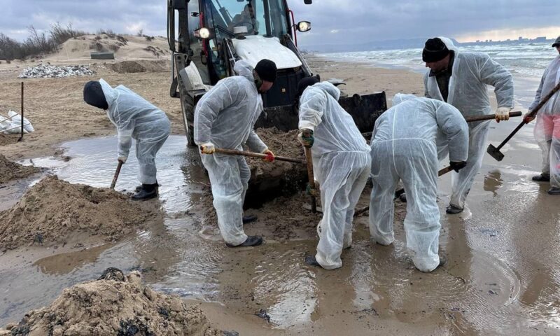 Количество людей и техники значительно увеличили на пляжах Анапы