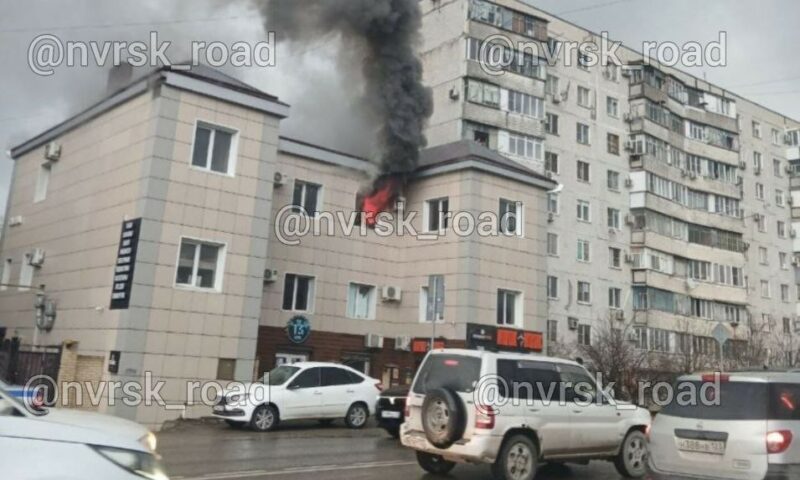 Двоих человек спасли и еще 10 эвакуировали из горящей гостиницы в Новороссийске