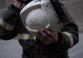 Из горящей многоэтажки в Сочи эвакуировали 250 человек, еще троих спасли