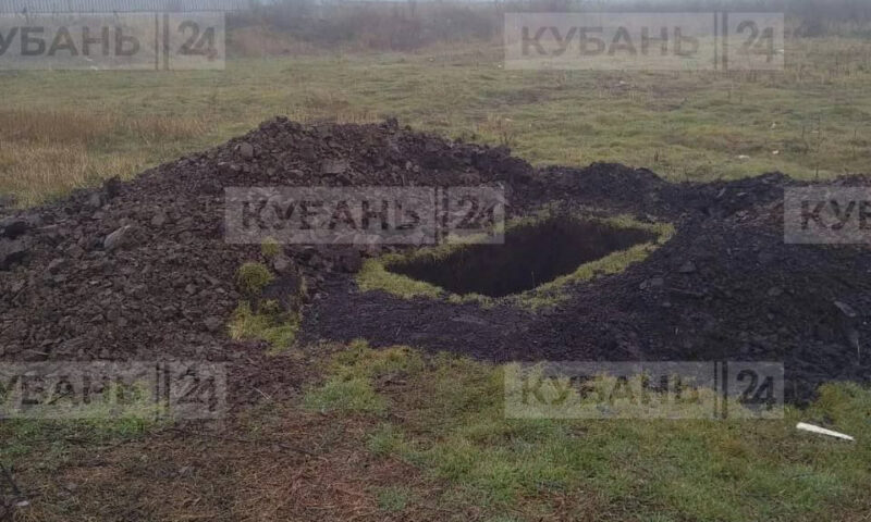 Жителей Краснодара напугали похожие на могилы ямы на поляне возле поселка