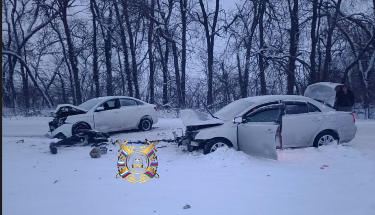 Водитель легковушки пострадал в лобовом ДТП из-за снежного заноса на Кубани