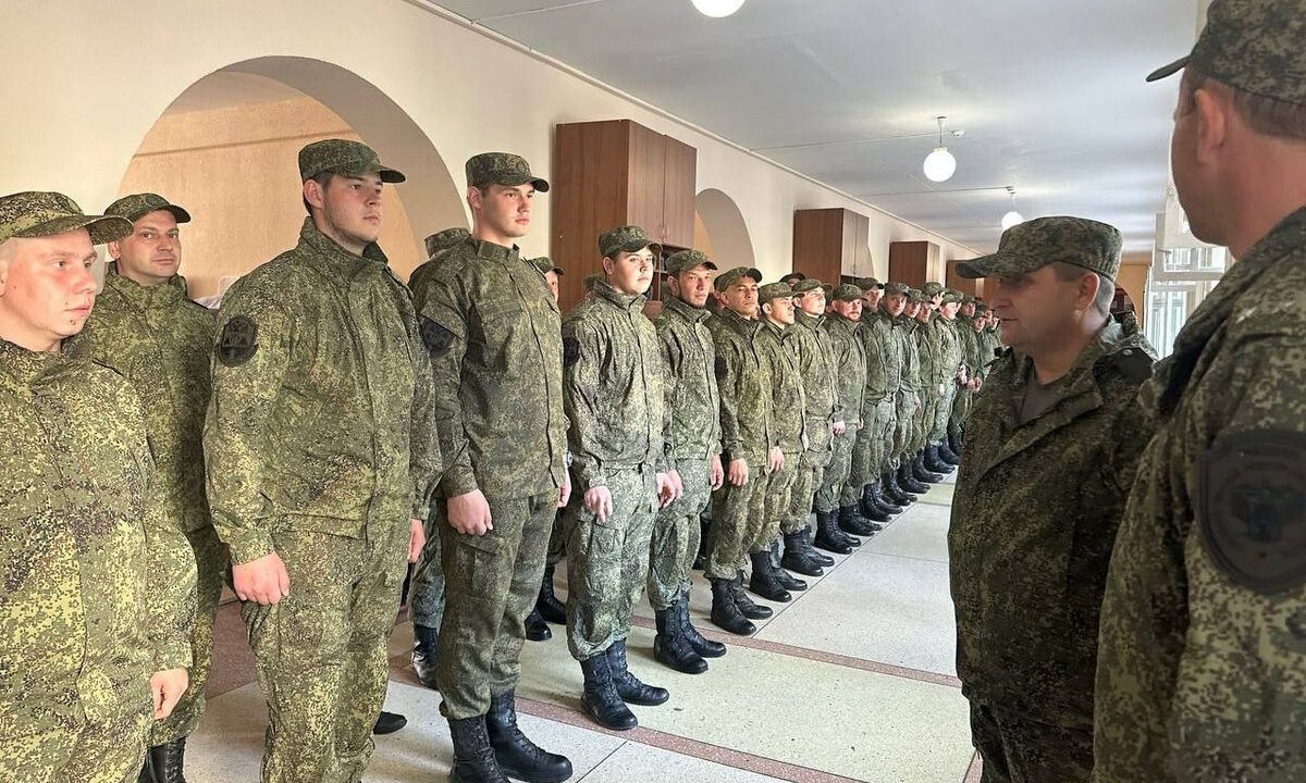 Власов принимает участие в тренировках Парадного расчета ККВ в Подмосковье