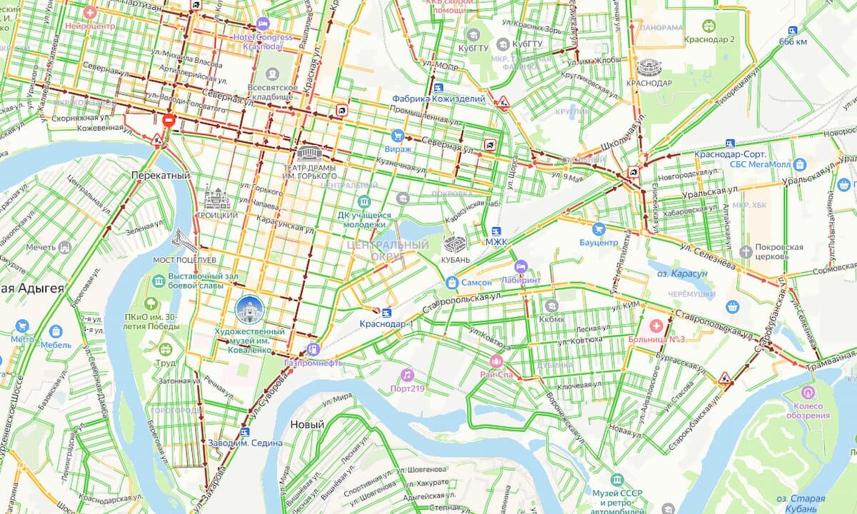 Пробки в 9 баллов сковали дороги Краснодара перед пасхальными выходными