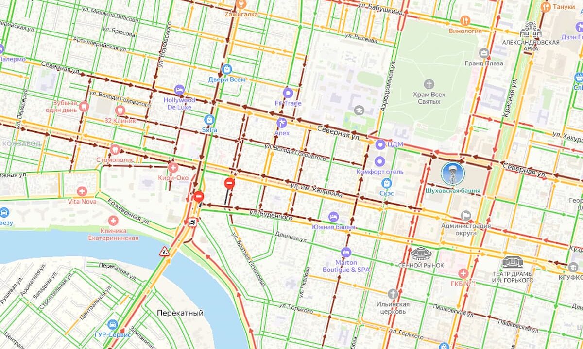 Перед Тургеневским мостом в Краснодаре 16 апреля собрались большие пробки