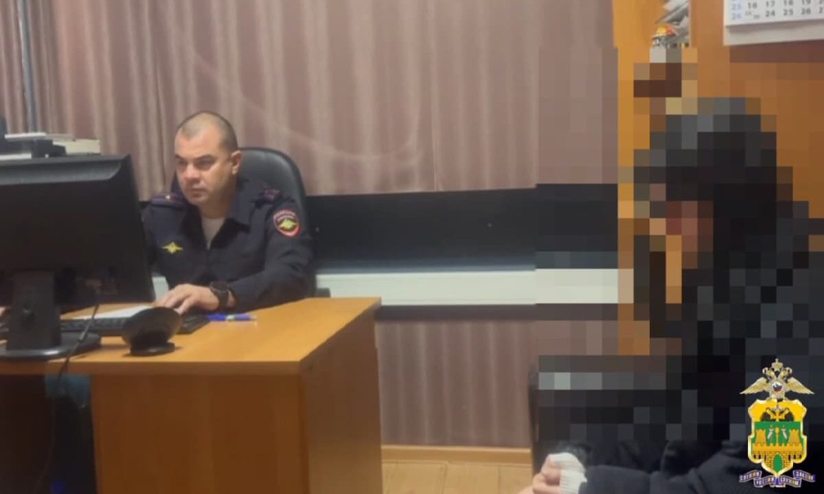 Прикурившую сигарету от Вечного огня девушку задержали в Туапсе