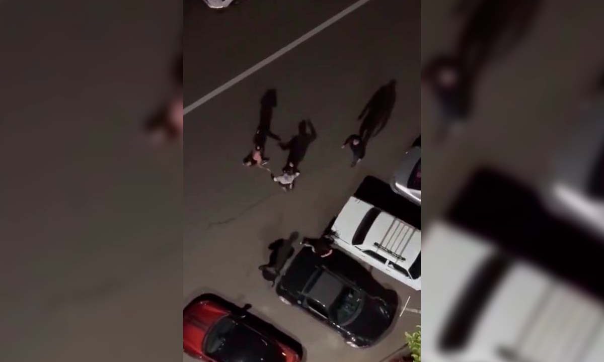 Мужчину пырнули ножом в массовой драке в Сочи, нападавший скрылся