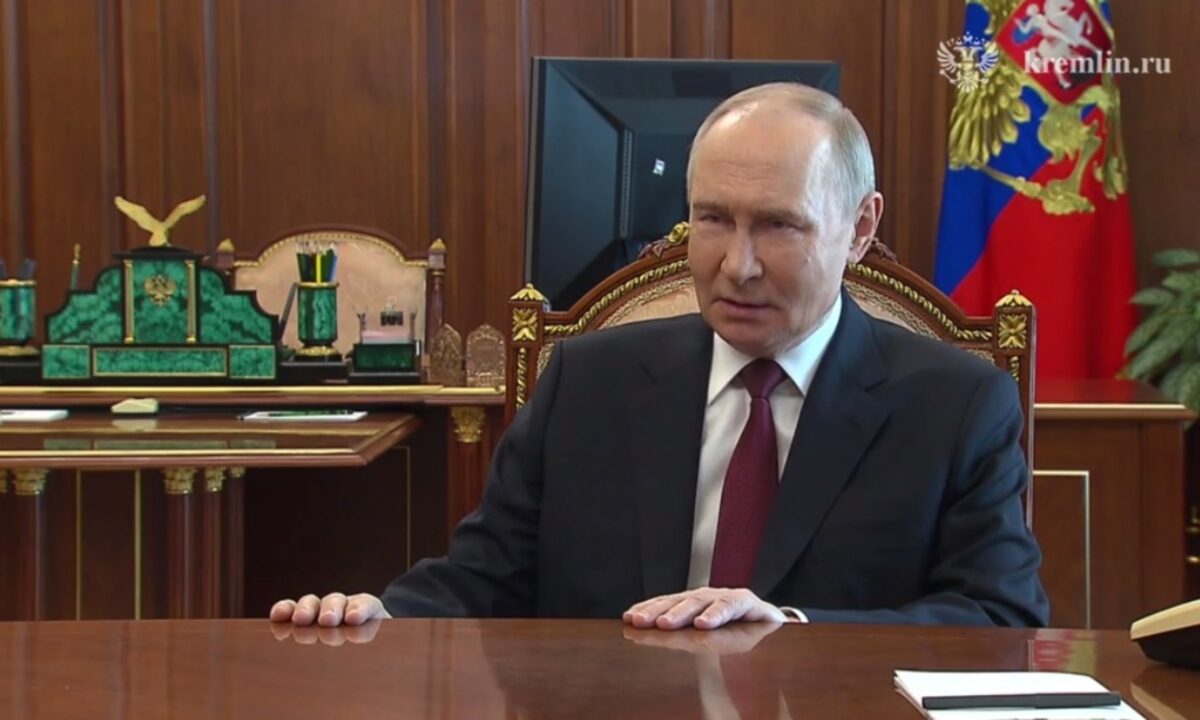 Путин объявил пасхальное перемирие в зоне СВО до 21 апреля