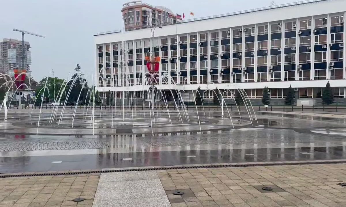 В Краснодаре 25 апреля на Главной городской площади запустили фонтан