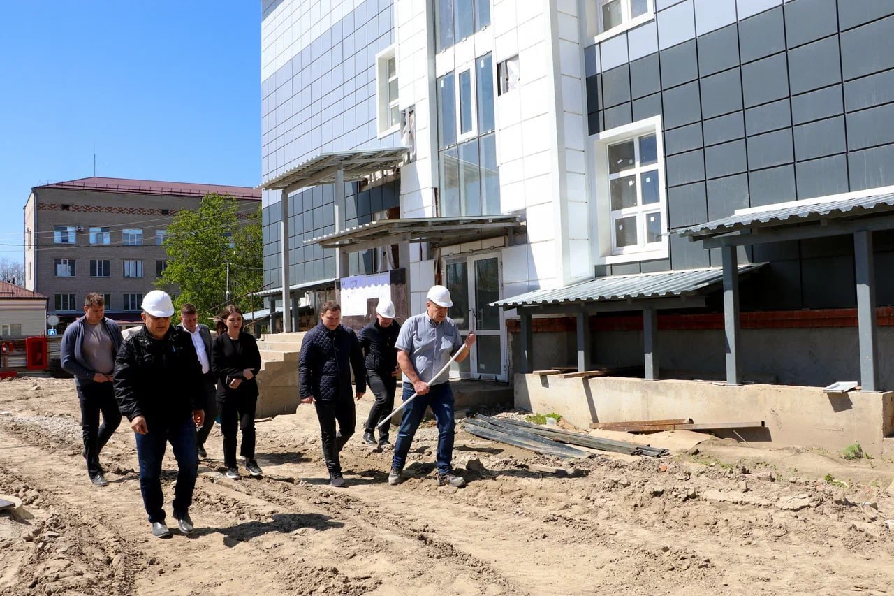 Александр Нестеренко проверил ход строительства соцобъектов в Тбилисском районе