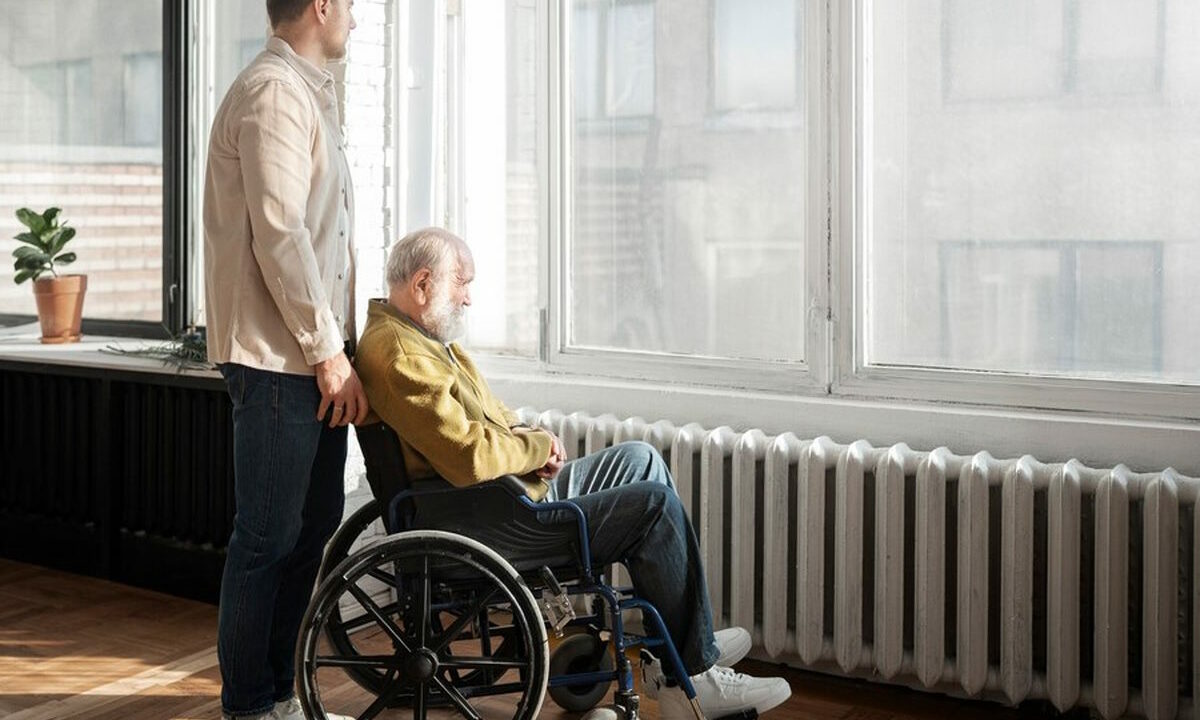 Более 200 тысяч пожилых жителей Кубани получают надбавку к пенсии за уход