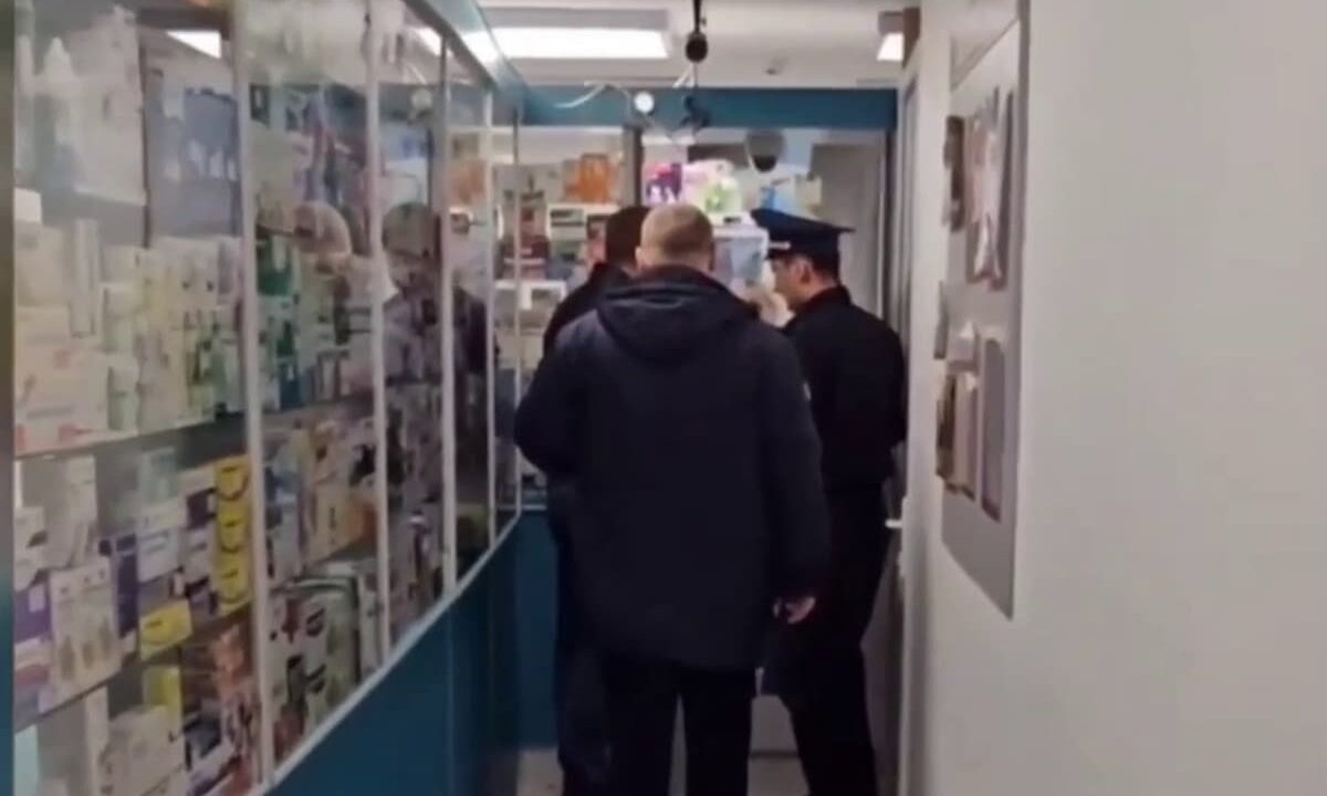 В Сочи фармацевт прятал сильнодействующие лекарства в ортопедическом корсете
