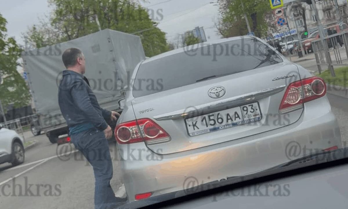 Полиция Краснодара проверит информацию о дорожном конфликте на улице Красной