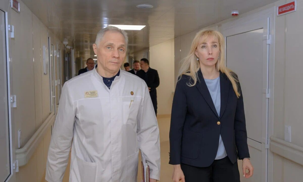 Анна Минькова оценила ход капремонта перинатального центра ККБ № 2