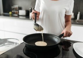 В Краснодарском крае разместили более 300 вакансий блинопеков к Масленице