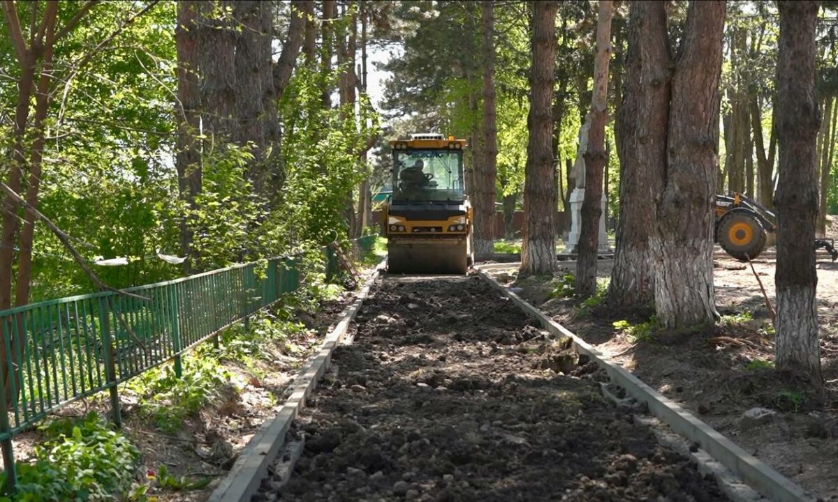В Динском районе начали благоустройство парка в селе Красносельском