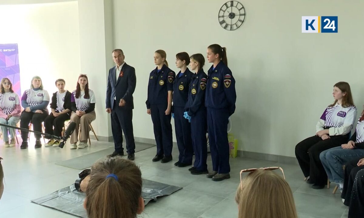Кондратьев встретился с участниками кадровой школы «PROдвижение» в Анапе