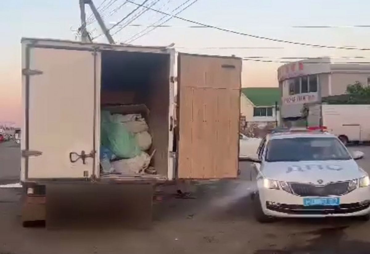 В Краснодаре изъяли «Газель» у водителя, бросившего мусор на перекрестке