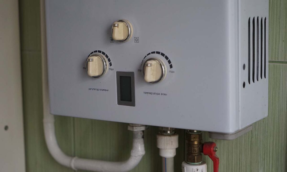 В нескольких районах Краснодара 28 ноября временно отключат свет и газ