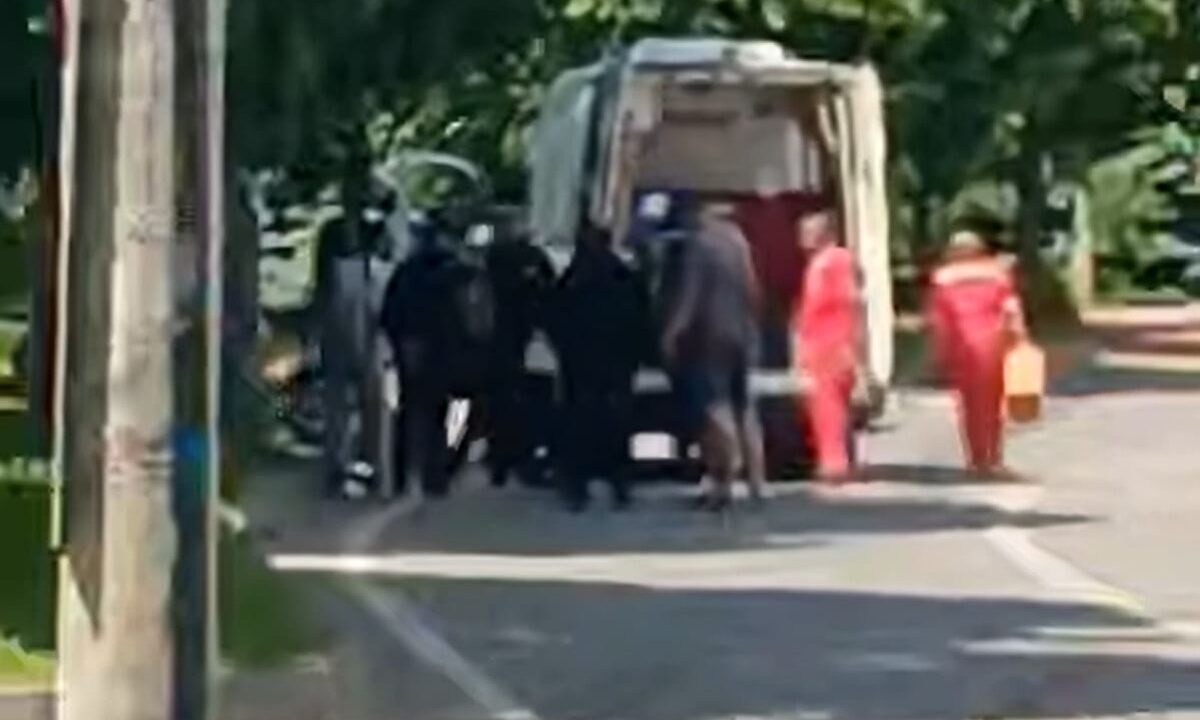 Иномарка сбила ребенка на самокате на пешеходном переходе в Краснодаре