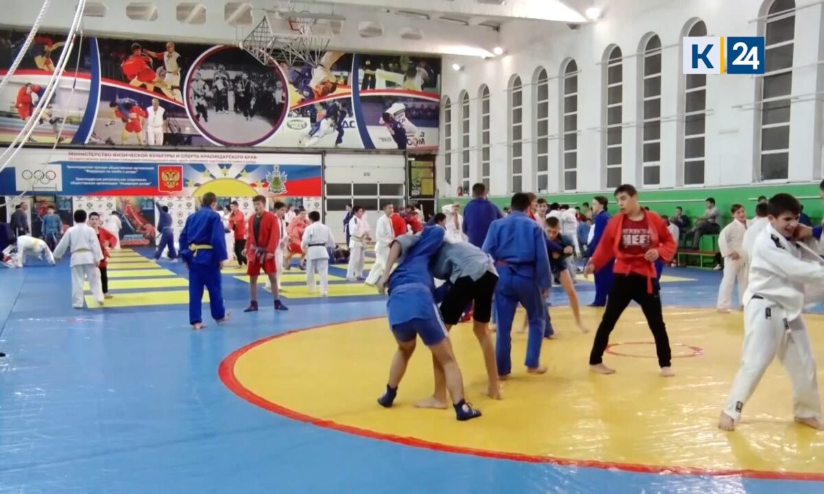 В Краснодарском крае насчитывается более 13 тыс. спортивных площадок и залов