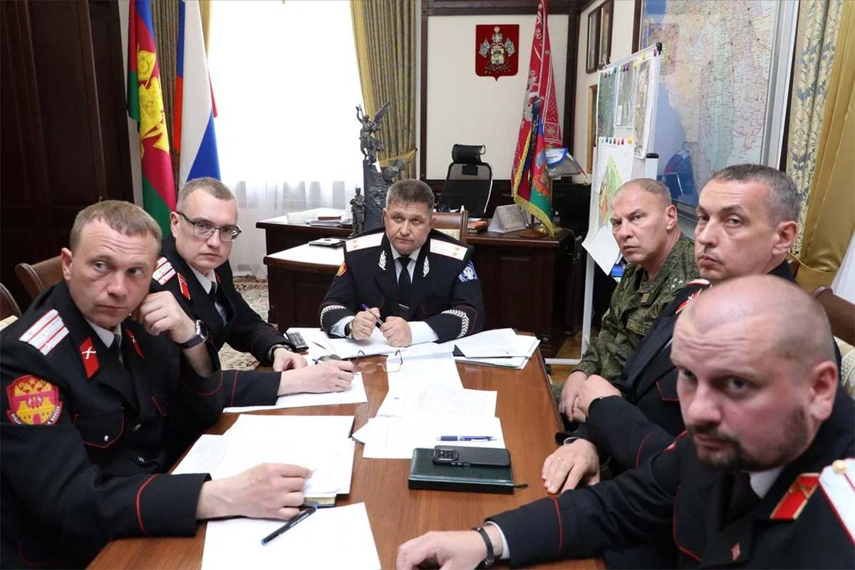 Вице-губернатор Кубани Власов провел совещание с атаманами казачьих отделов