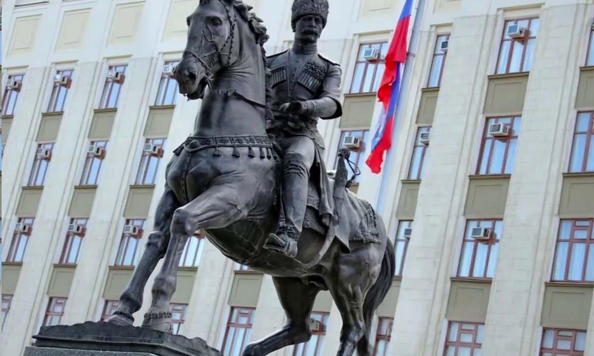 Нейросеть «оживила» самые известные памятники и скульптуры Краснодара