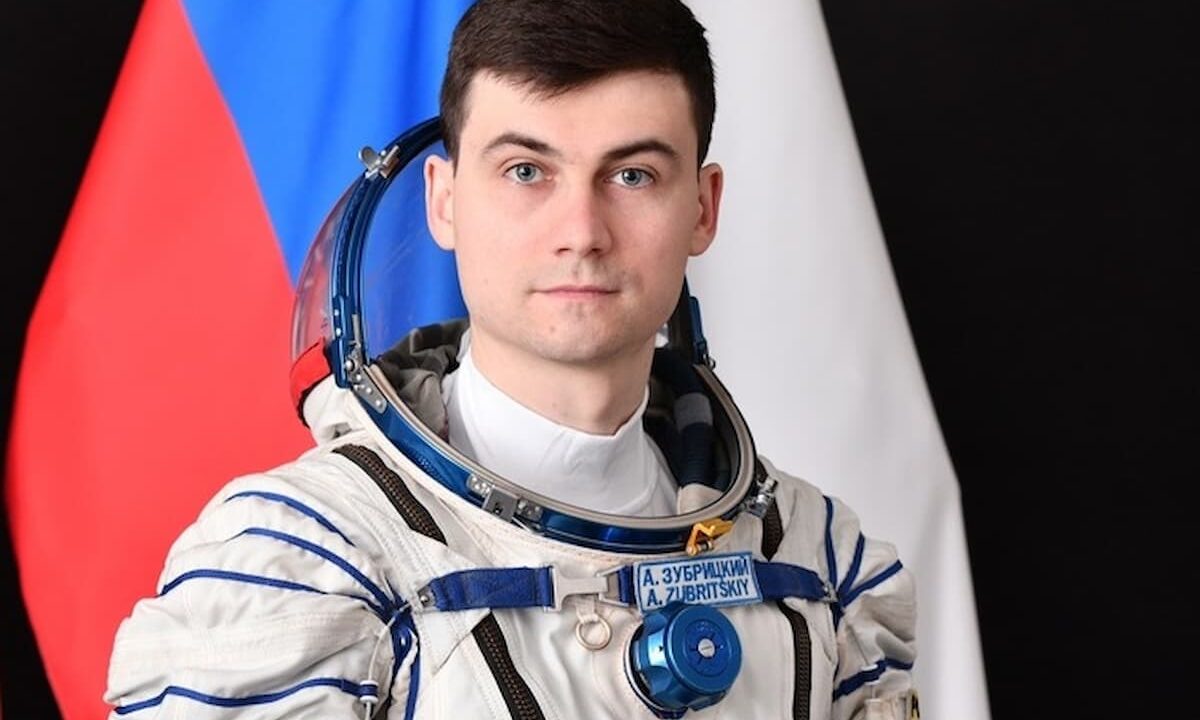 Летчик-космонавт Зубрицкий передал привет школе в Приморско-Ахтарске