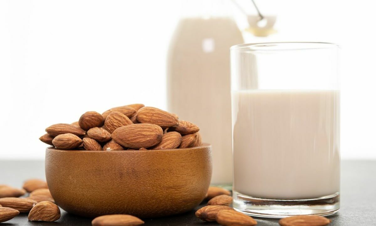 Чем заменить молочные продукты при непереносимости для получения кальция?