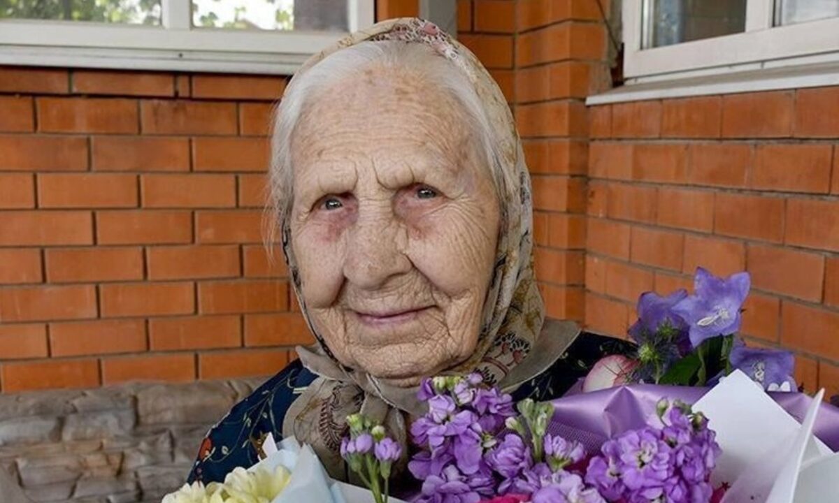 Вениамин Кондратьев поздравил ветерана из Белореченска со 101-летием