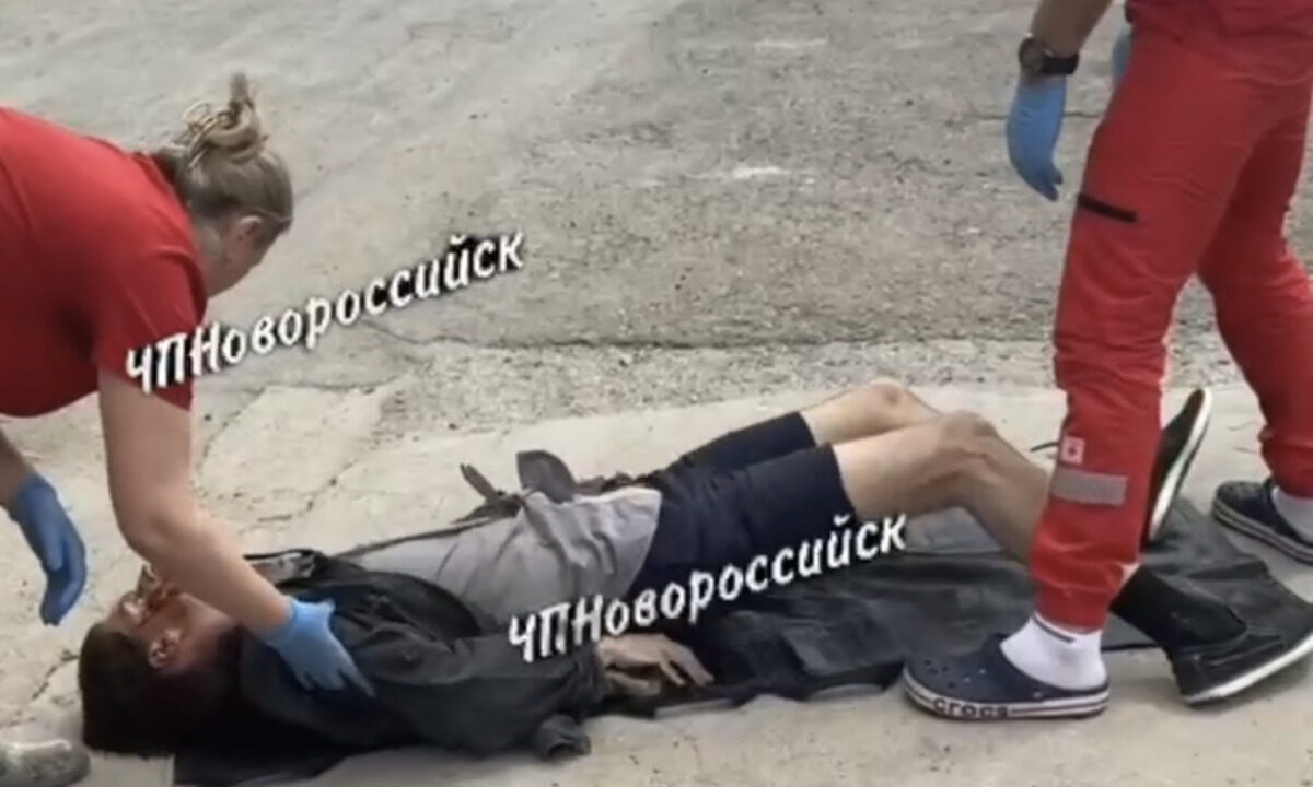 Мужчина ранил себя ножом в яхт-клубе Новороссийска