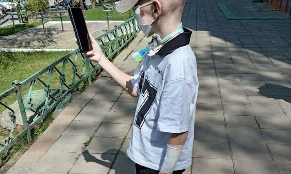 Пострадавшего от нападения хаски в Сочи мальчика переведут на домашнее обучение