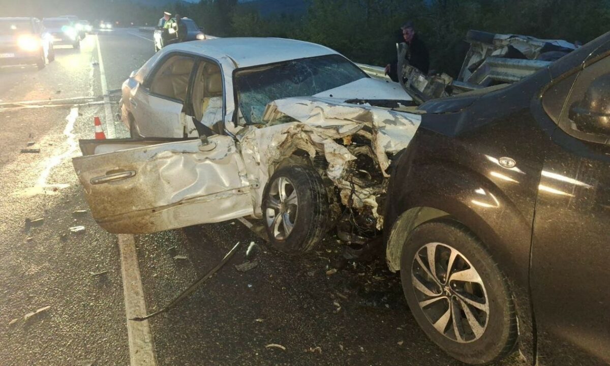 Три человека погибли в массовом ДТП на трассе под Геленджиком